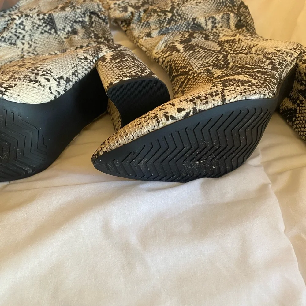 Francesca’s Collection 👢 boots - Picture 2 of 6